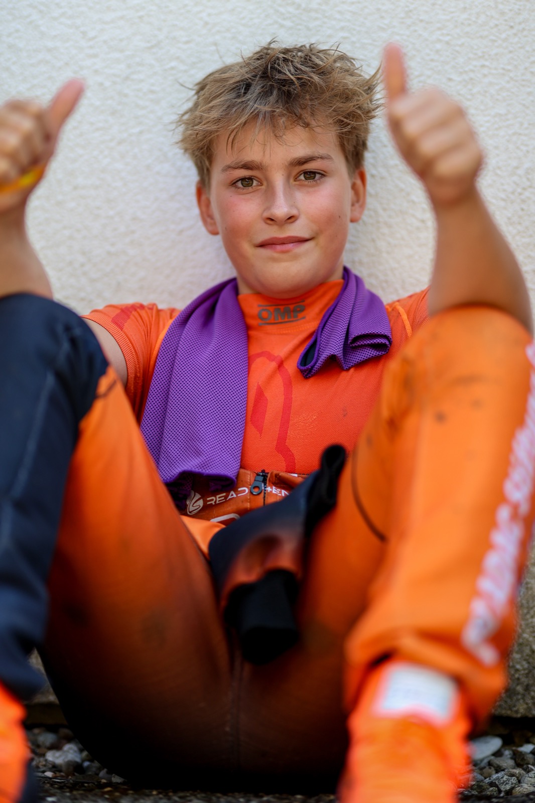 Henri Möhring jubelt nach Platz 2 beim ADAC Kart Masters in Ampfing 2026