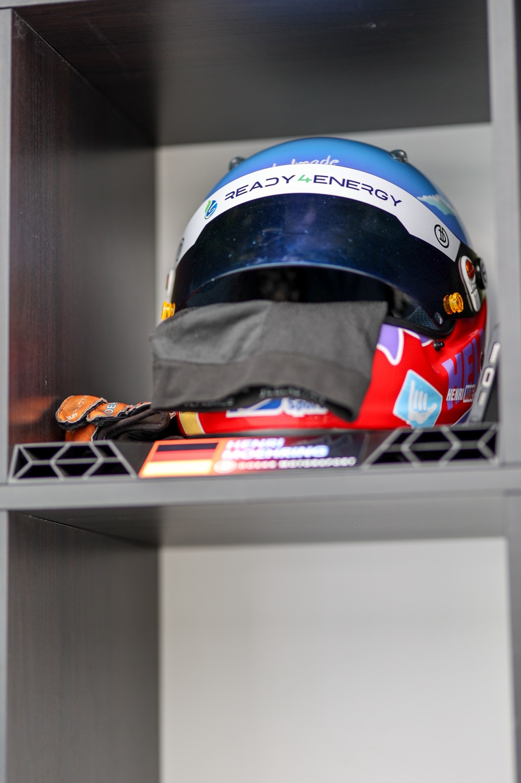 Rennhelm von Henri Möhring mit ready4energy-Branding beim ADAC Kart Masters in Ampfing 2026
