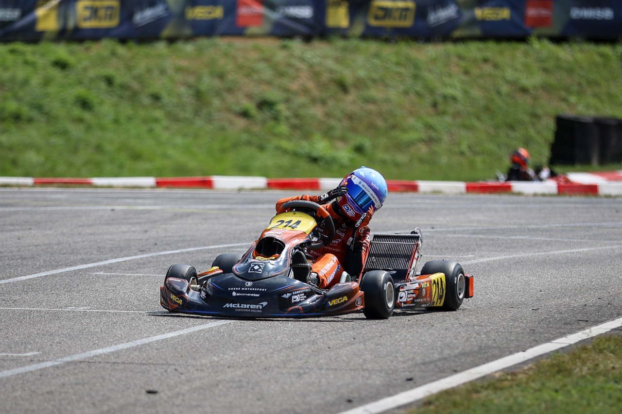 Henri Möhring im Kart in der Kurve bei der DKM in Ampfing 2026